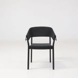 Begagnad konferensstol Button från Gärsnäs i grått. Mått: höjd 82 cm, sitthöjd 45 cm, sittbredd 41 cm och sittdjup 41 cm. 