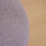 Begagnad sittpuff Konnekt  från Swedese i lila. Mått: höjd 40 cm, diameter 50 cm. 