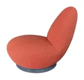 Begagnad fåtölj Oppo från Blå Station i orange tyg. Mått: Höjd 72 cm x Bredd 67 cm x Djup 95 cm. 