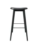 Begagnad barstol från Muuto, modell Fiber Bar Stool. I svart. Mått: höjd 79 cm, bredd 46 cm och djup 33 cm.  