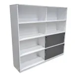 Begagnat Skåp med skjutdörr från Edsbyn, modell Neat. I vit med grå skjutdörrar.  Mått: Höjd 153 cm, Bredd 160 cm, Djup 38,5 cm. 