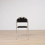 Begagnad konferensstol RX002 från ELJ i svart. Mått: Sitthöjd: 42 cm, Sittdjup: 38 cm, Sittbredd: 40 cm, Totala höjd: 81 cm. 