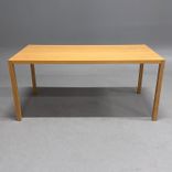 Begagnat konferensbord Bespoke från Swedese i ek. Mått: Bredd 160 cm, Djup 80 cm, Höjd 72 cm. 
