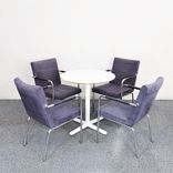 Begagnad konferensstol Quilt från Offecct i mörkgrått. Mått: Höjd 83 cm, sitthöjd 44 cm, bredd 53 cm, djup 62 cm. 
