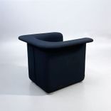 Begagnad fåtölj Hub från Materia med svart klädsel. Mått: Bredd: 90 cm, Djup: 79 cm, Höjd: 71 cm, Sitthöjd: 43 cm. 