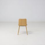 Begagnad konferensstol Sola från Martela trä med i melerad sits. Mått: Sitthöjd 46 cm, höjd 79 cm, djup 45 cm och bredd 55 cm. 