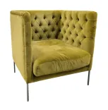 Begagnad fåtölj Lipp från Living Divani i gult. Mått: Höjd 84 cm x Bredd 74 cm x Djup 66 cm Sitthöjd 43 cm. 