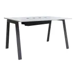 Begagnat Projektbord från Edsbyn. Vit bordsskiva med fyra PowerDots för eluttag och USB-A, grå ben. Mått: Höjd 90 cm, Bredd 180 cm, Djup 120 cm. 