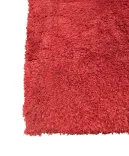 Begagnad matta från Kasthall i rött. Mått: höjd 1,5 cm, bredd 250 cm och djup 400 cm. 