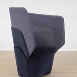 Offecct Layer begagnad fåtölj mörkblå i flera lager