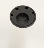 Begagnat höj och sänkbart skrivbord från Kinnarps, modell Oberon. Rektangulär bordsskiva i ljusgrått med kabeldike, powerdot, bordsskiva med maguttag och en låsbar metallåda, svart stativ. Mått: bredd 140 cm, djup 80 cm, höjd 69 - 119 cm.   