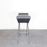 Begagnad barstol Diva från Johanson Design i svart färg. Mått: sitthöjd 81 cm, djup 46 cm, bredd 36 cm. 