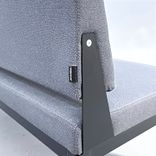 Begagnad soffa Reform från Johanson Design med mörkgrå tygklädsel och svarta ben. Mått: Bredd 180 cm, sitthöjd 46 cm.