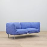 Begagnad blå 2-sits soffa Gather från Edsbyn i blått tyg. Mått: Höjd: 73 cm Sitthöjd: 42 cm Bredd: 155 cm Djup: 75 cm. 
