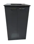Begagnad mörkgrå miljöstation med toppskiva som har ett hål och 2 slagdörrar. Mått: höjd 118 cm, bredd 67 cm samt djup 76 cm.  