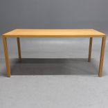 Begagnat konferensbord Bespoke från Swedese i ek. Mått: Bredd 160 cm, Djup 80 cm, Höjd 72 cm. 