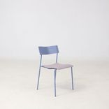 Begagnad konferensstol Campus från Lammhults i Ljusblå/lila färg. Mått: Sitthöjd 44 cm, höjd 75 cm, bredd 47 cm och djup 42 cm. 