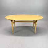 Begagnat soffbord Superellips från Bruno Mathsson i björk. Mått: bredd 120 cm, djup 71 cm, höjd 52 cm. 