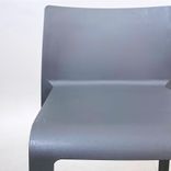 Begagnad barstol från Pedrali, modell Volt. Tillverkad i grått slitstarkt polypropen, med fotstöd.  Mått: Bredd 47 cm, Djup 48 cm, Höjd 100 cm, Sitthöjd 76 cm. 