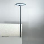 Begagnad bordslampa från Wästberg, modell W126. I grått. Mått diameter 40 cm och höjd 119 cm. 