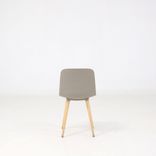 Begagnad konferensstol Grade från Lammhults. Höjd 79 cm, sitthöjd 47 cm, sittbredd 45 cm och sittdjup 40 cm. 