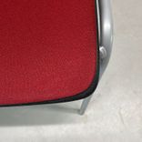 RBM Ana 4340S begagnad konferensstol med svart sittskal silvergrå ben och röd sittdyna