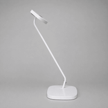 Begagnad skrivbordslampa Trace från Glamox Luxo i vitt. Mått: Bredd 18 cm, Djup 18 cm, Höjd 38 cm. 