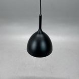 Begagnad svart taklampa Bellevue. Mått: diameter 24 cm och höjd på 34 cm.  