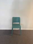 Begagnad utestol Joy Chair i turkos. Mått: sitthöjd 45.5 cm, sitsdjup 42 cm, sittbredd 41 cm, totalhöjd 80 cm. 