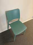 Begagnad utestol Joy Chair i turkos. Mått: sitthöjd 45.5 cm, sitsdjup 42 cm, sittbredd 41 cm, totalhöjd 80 cm. 