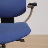 Begagnad kontorsstol Maxikon från Savo i blått. Mått: Sitthöjd: 40-54 cm, Sittdjup: 45 cm, Sittbredd: 45 cm, Höjd: 95-109 cm. 