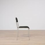 Begagnad konferensstol RX002 från ELJ i svart. Mått: Sitthöjd: 42 cm, Sittdjup: 38 cm, Sittbredd: 40 cm, Totala höjd: 81 cm. 