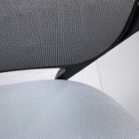 Begagnad stol med hjul från Steelcase, modell Cobi. I grå svart färg. Mått: Justerbar sitthöjd mellan 42 till 53 cm. 