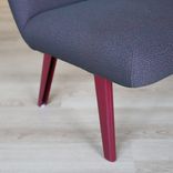 Begagnad soffa Anyway i lilamelerat tyg. Mått: bredd 182 cm, djup 65.5 cm och höjd 76 cm. 