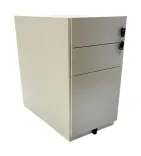 Begagnad låsbar hurts utan hjul i vit metall. Mått: höjd 57 cm, bredd 30 cm och djup 57 cm. 