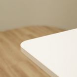 Begagnat barbord från Materia i vitt med stativ i pressgjuten aluminium. Mått: Längd: 135 cm, Bredd: 53 cm och Höjd: 108 cm. 