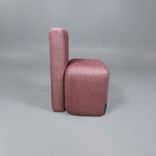Begagnad stol med hjul Season från Viccarbe. Helklädd sits och rygg i mörkrosa. Med dolda hjul. Mått: bredd 52,5 cm, djup 56 cm, höjd 80 cm. 