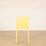 Begagnad matstol Élémentaire från HAY i ljusgul färg. Mått: höjd 79 cm, sitthöjd 45 cm, Rygghöjd: 35 cm Sittbredd: 40 cm. 