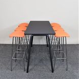 Begagnad barstol Cornflake från Offecct i Orange, kromade ben och fotstöd. Mått: Höjd 79 cm, Bredd: 42 cm, Sitthöjd: 79 cm, Djup: 32 cm 