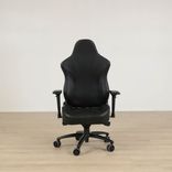 Begagnad Gamingstol/kontorsstol Phoenix Tier 3 från Svivs i svart. Mått: Sitthöjd: 44-51 cm, Sittdjup: 51 cm, Sittbredd: 51 cm. 