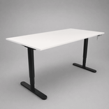 Begagnad kontorsgrupp med höj- och sänkbart skrivbord från Ikea samt kontorsstol Sayl från Herman i svart och vitt. Mått: Bredd 160 cm, Djup 80 cm, höjd 70–120 cm. 