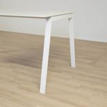 Begagnat projektbord Piece från Edsbyn i vitt. Mått: höjd 106 cm, bredd 210 cm och djup 100 cm. 