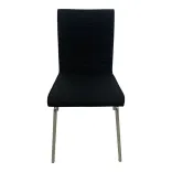 Begagnad svart konferensstol från Offecct, modell Quilt med vadderat mönster. Mått: höjd 81 cm, bredd 41 cm och djup 46 cm, sitthöjd 44 cm. 