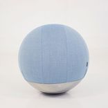 Begagnad balansboll Boullée från Materia i ljusblått med kromad underdel. Mått: Diameter 52 cm. 
