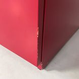 Begagnat personalskåp med 9 luckor i mörkröd färg. Mått: bredd 120 cm, djup 42 cm och höjd 120 cm. 