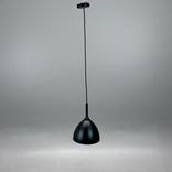 Begagnad svart taklampa Bellevue. Mått: diameter 24 cm och höjd på 34 cm.  