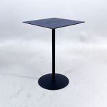 Begagnat barbord Stay från Johanson Design i svart. Mått: bredd 60 cm, djup 60 cm, höjd 90 cm. 