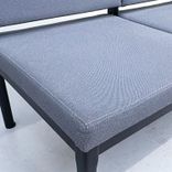 Begagnad soffa Reform från Johanson Design med mörkgrå tygklädsel och svarta ben. Mått: Bredd 180 cm, sitthöjd 46 cm.