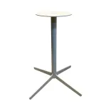 Begagnat vitt pelarstativ. Mått: höjd 73 cm, bredd 50 cm, djup 50 cm. 