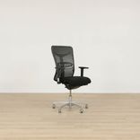 Begagnad kontorsstol Smartback från Officeline i svart. Mått: sitthöjd mellan 47 till 60 cm. 